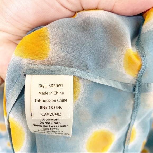 Ecru Abstract Design 100% Silk Business Casual Blouse - Picture 4 of 9